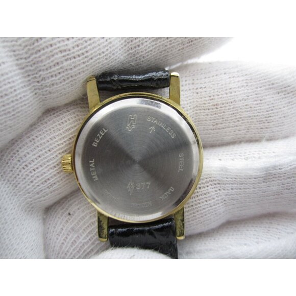 Women Helbros Invicible Quartz WR Analog 25mm Round Watch (H94) "New Battery" - Picture 3 of 8